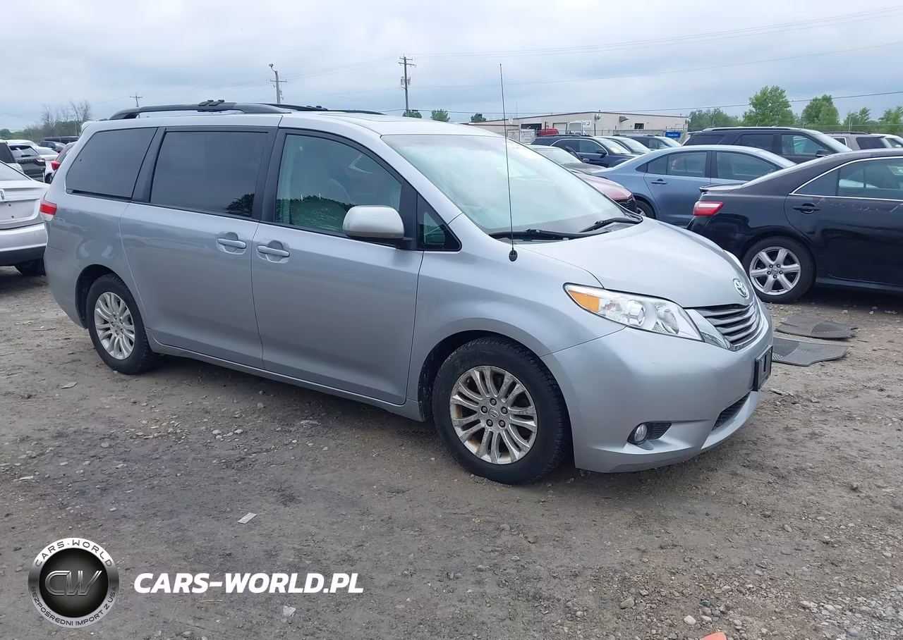 2012 Toyota Sienna Xle V6 8 Passenger – zdjęcie 1 z 16