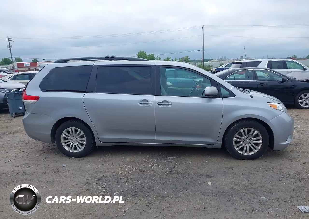 2012 Toyota Sienna Xle V6 8 Passenger VIN:5TDYK3DC6CS268295 - 13