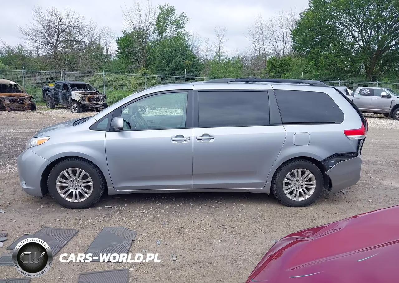 2012 Toyota Sienna Xle V6 8 Passenger VIN:5TDYK3DC6CS268295 - 14