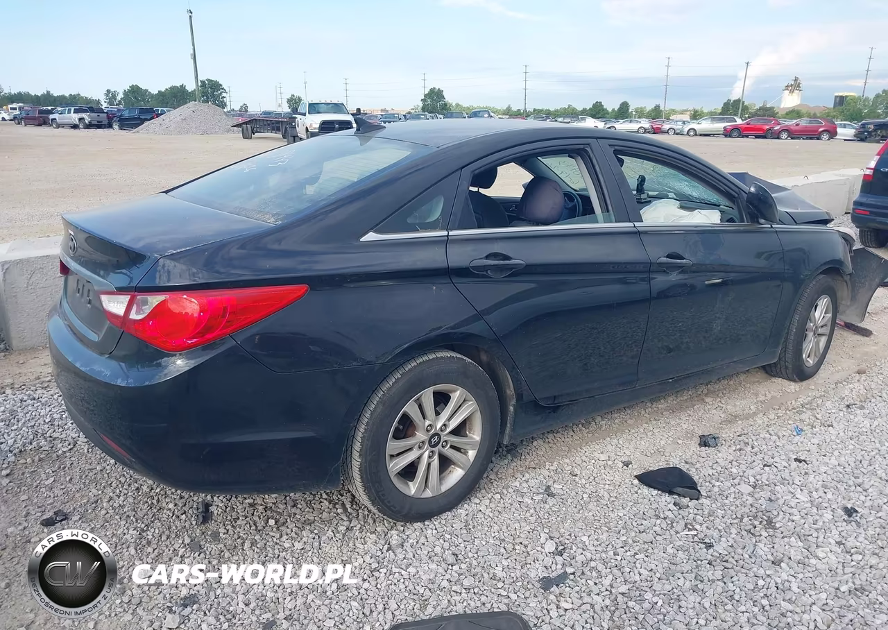 2011 Hyundai Sonata Gls VIN:5NPEB4ACXBH215195 - 4