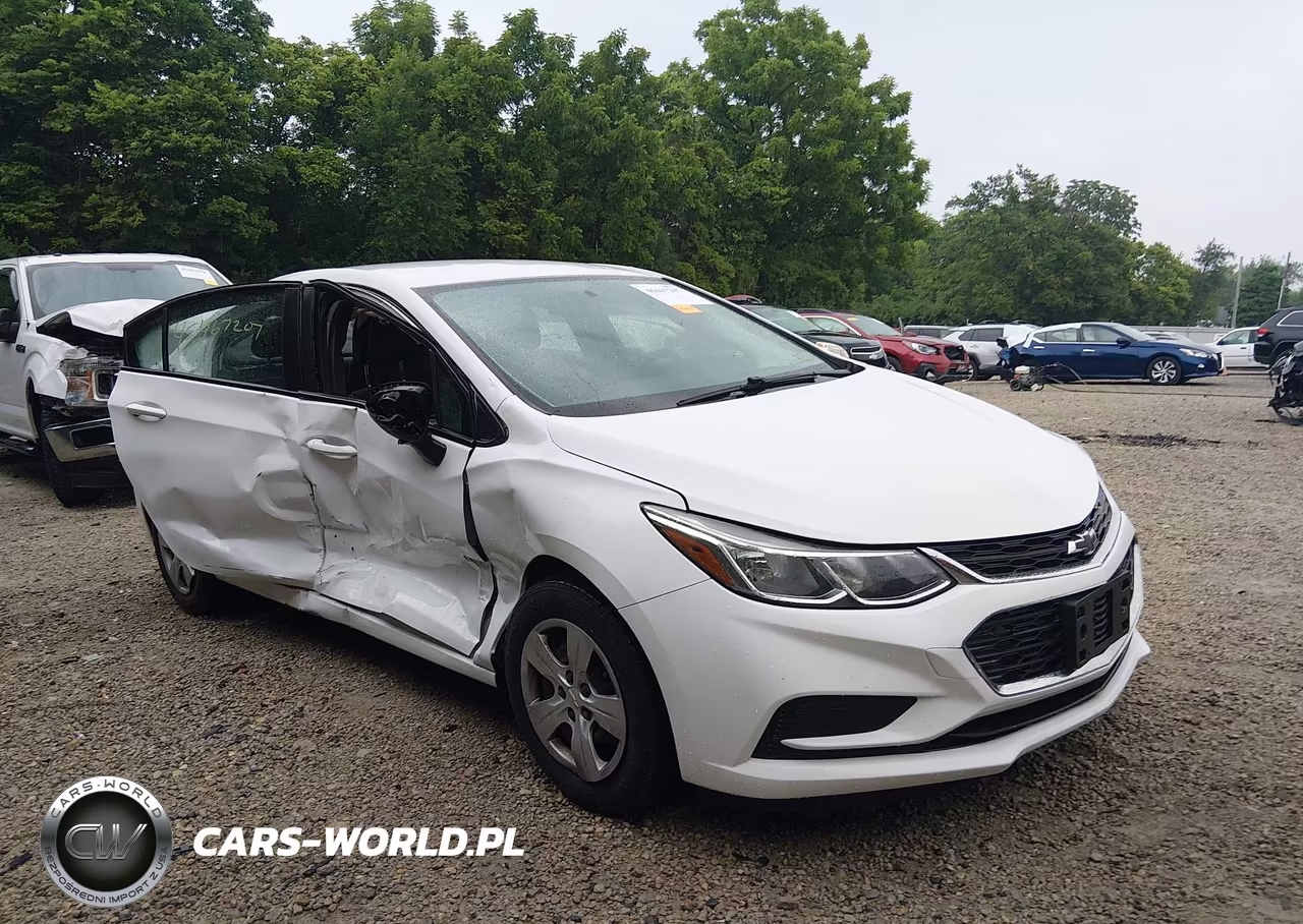 2018 Chevrolet Cruze Ls Manual – zdjęcie 1 z 17
