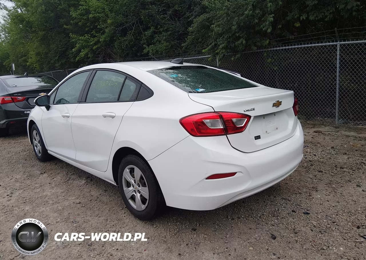 2018 Chevrolet Cruze Ls Manual VIN:1G1BB5SMXJ7116839 - 3