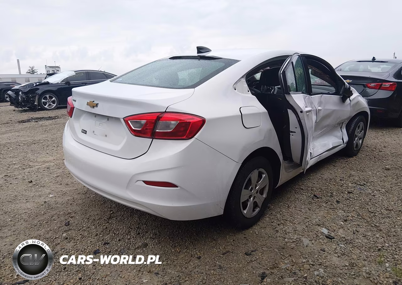 2018 Chevrolet Cruze Ls Manual VIN:1G1BB5SMXJ7116839 - 4