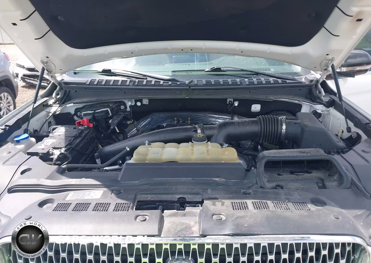 2021 Lincoln Navigator Standard VIN:5LMJJ2MT8MEL08021 - 10