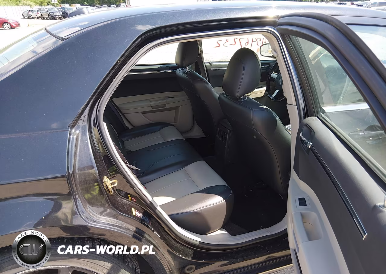 2005 Chrysler 300 Touring VIN:2C3AA53G95H595347 - 8