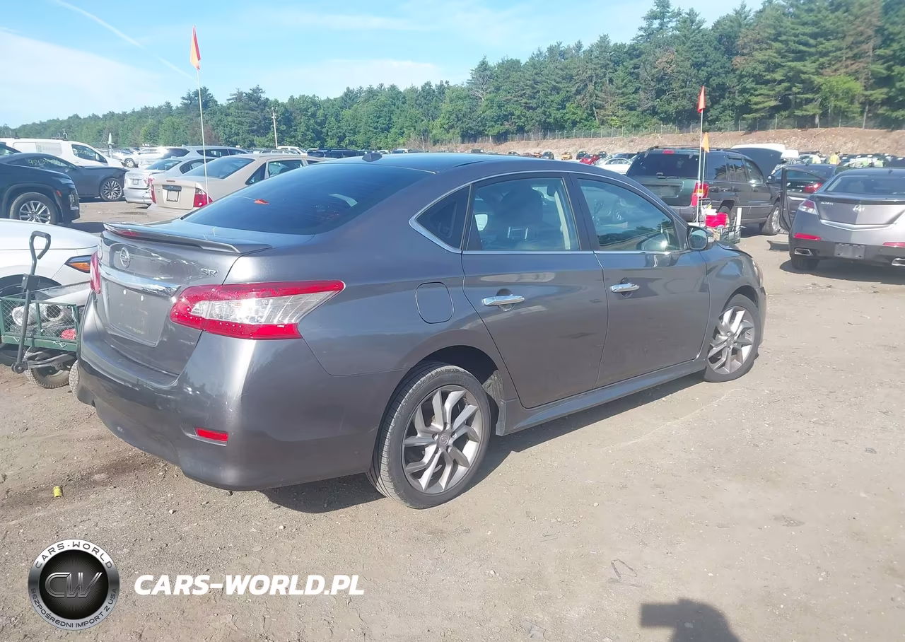 2015 Nissan Sentra Sr VIN:3N1AB7AP0FY238872 - 4