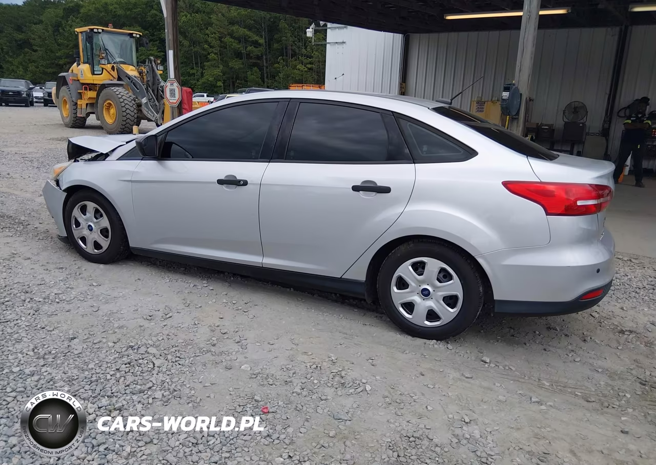 2016 Ford Focus S VIN:1FADP3E21GL298520 - 3