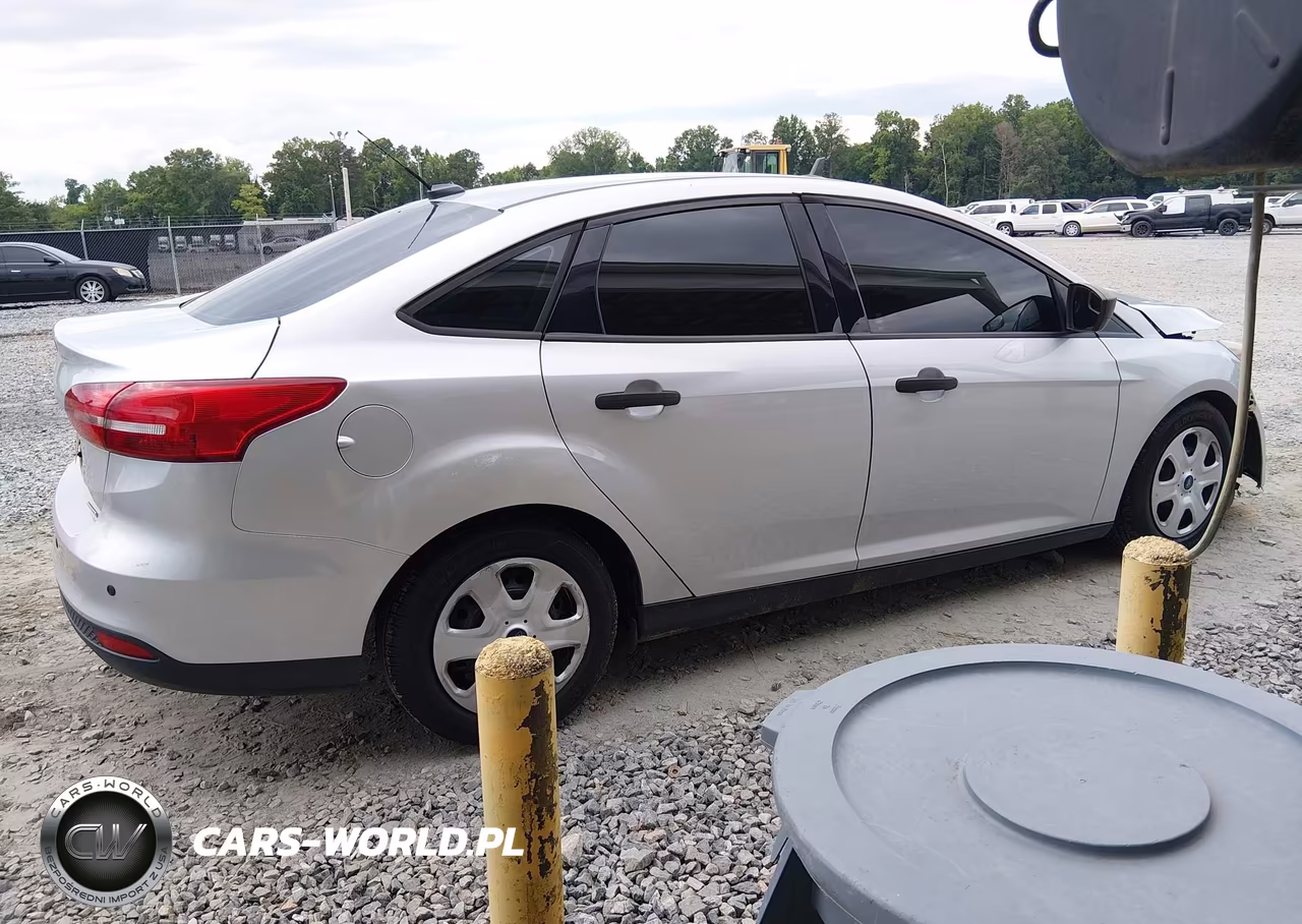 2016 Ford Focus S VIN:1FADP3E21GL298520 - 4