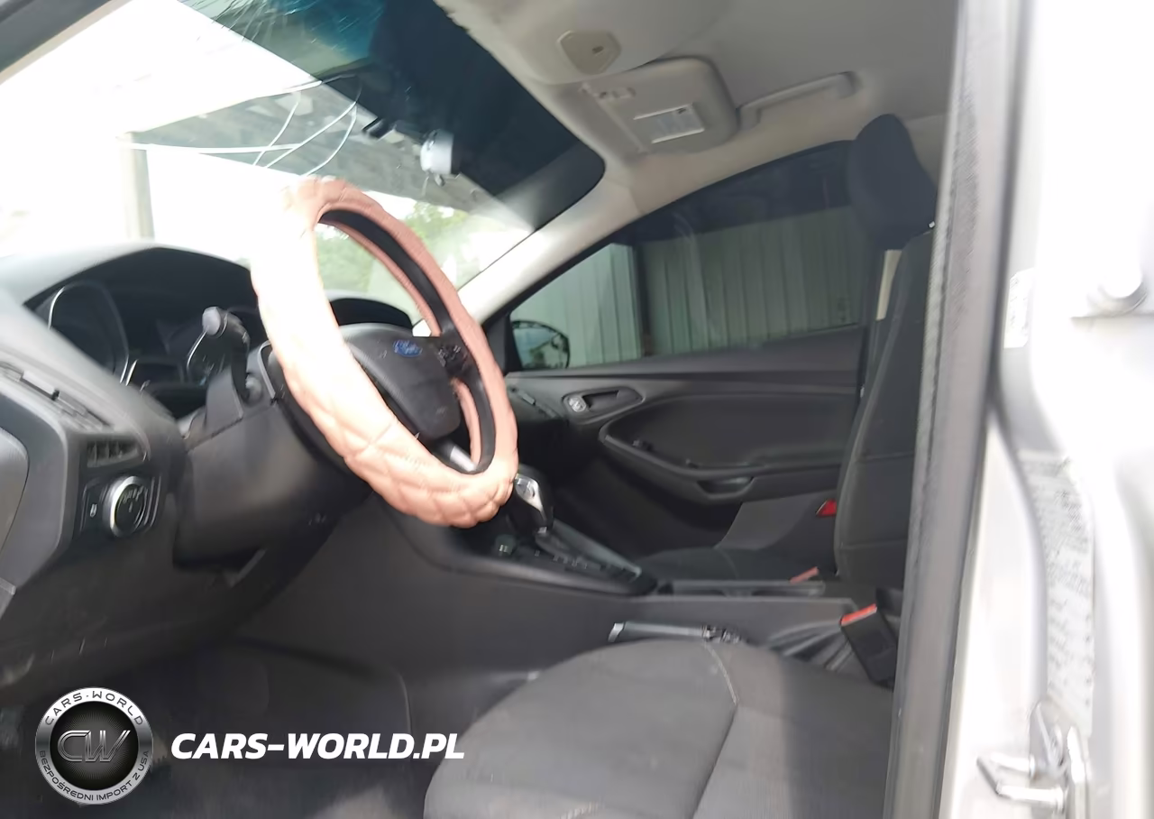 2016 Ford Focus S VIN:1FADP3E21GL298520 - 5