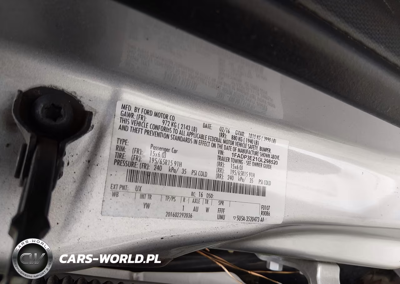2016 Ford Focus S VIN:1FADP3E21GL298520 - 9