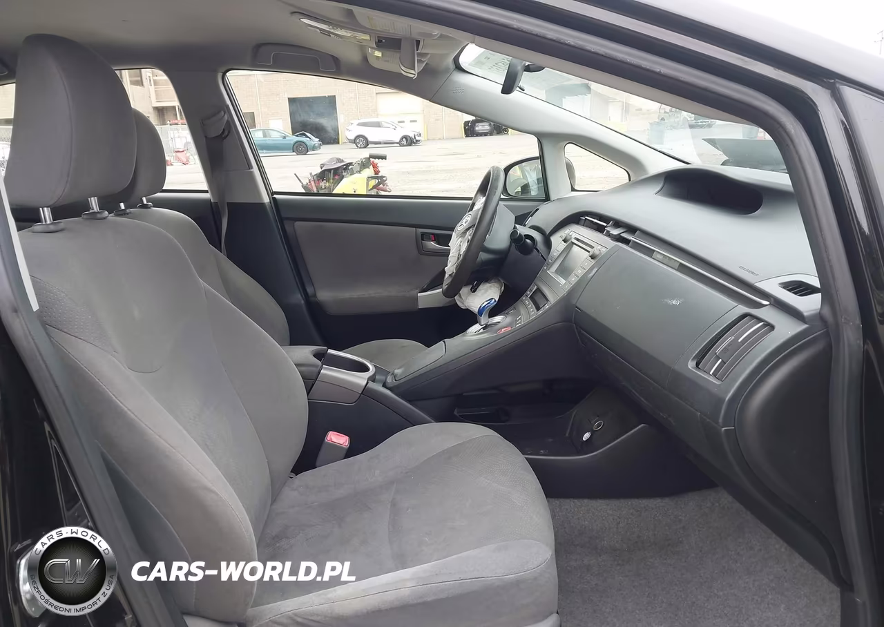 2012 Toyota Prius Two VIN:JTDKN3DU1C5492036 - 5
