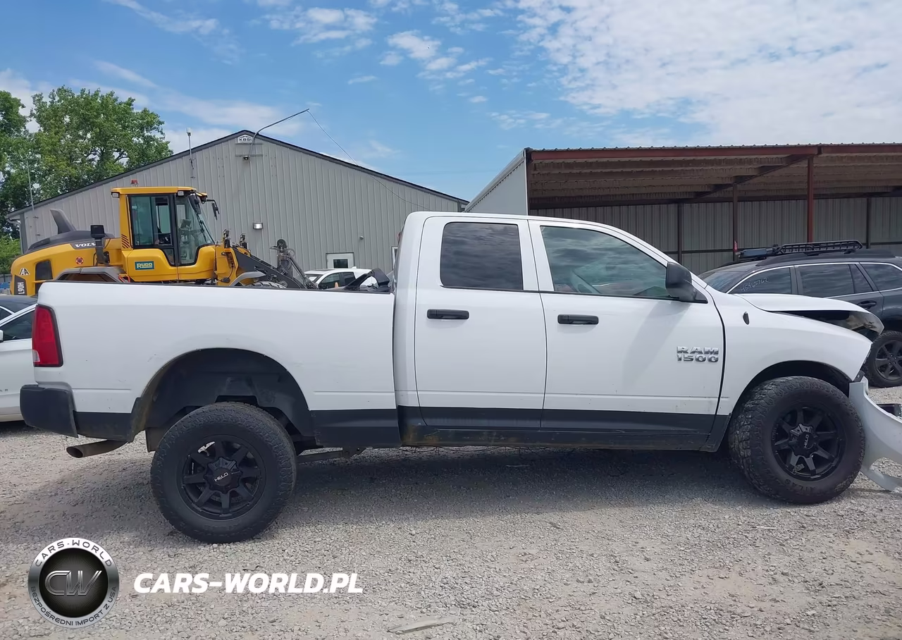 2017 Ram 1500 Express 4X4 6'4 Box VIN:1C6RR7FG2HS712317 - 14