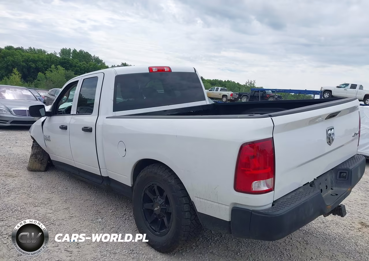 2017 Ram 1500 Express 4X4 6'4 Box VIN:1C6RR7FG2HS712317 - 3