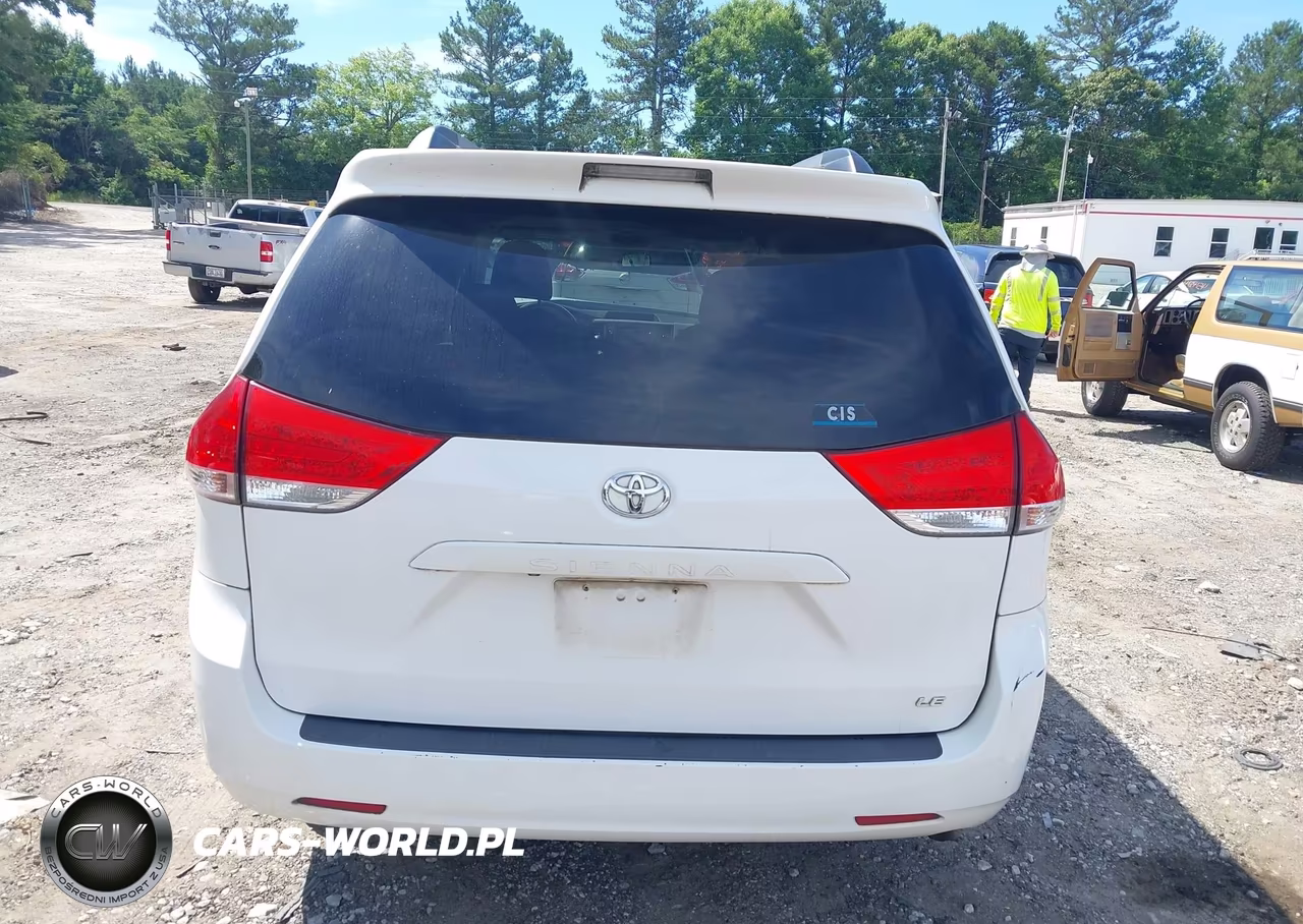 2011 Toyota Sienna Le V6 VIN:5TDKK3DC5BS073180 - 16