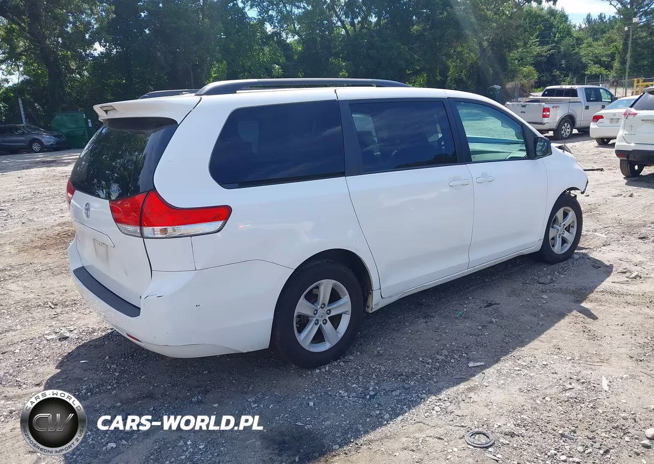 2011 Toyota Sienna Le V6 VIN:5TDKK3DC5BS073180 - 4