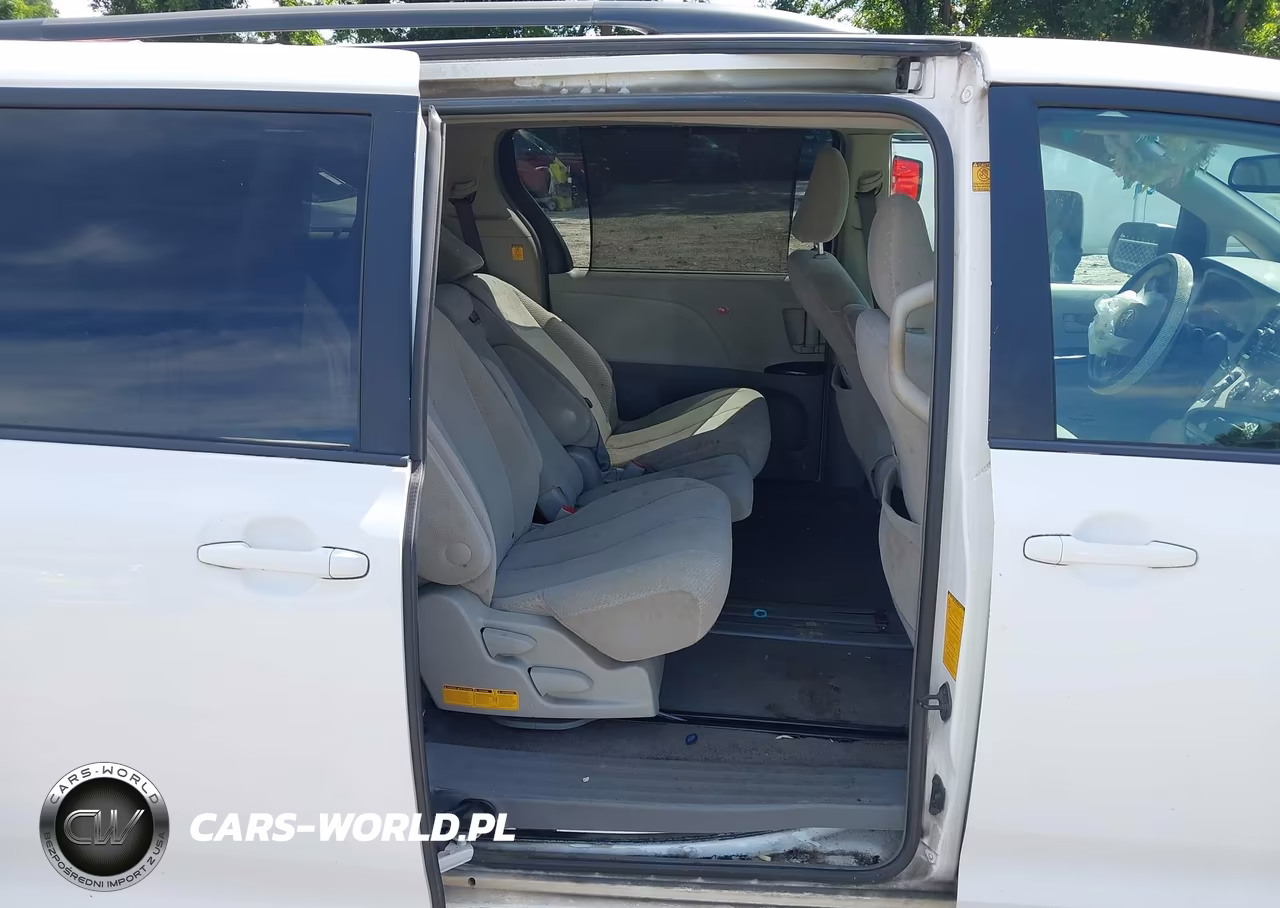 2011 Toyota Sienna Le V6 VIN:5TDKK3DC5BS073180 - 8