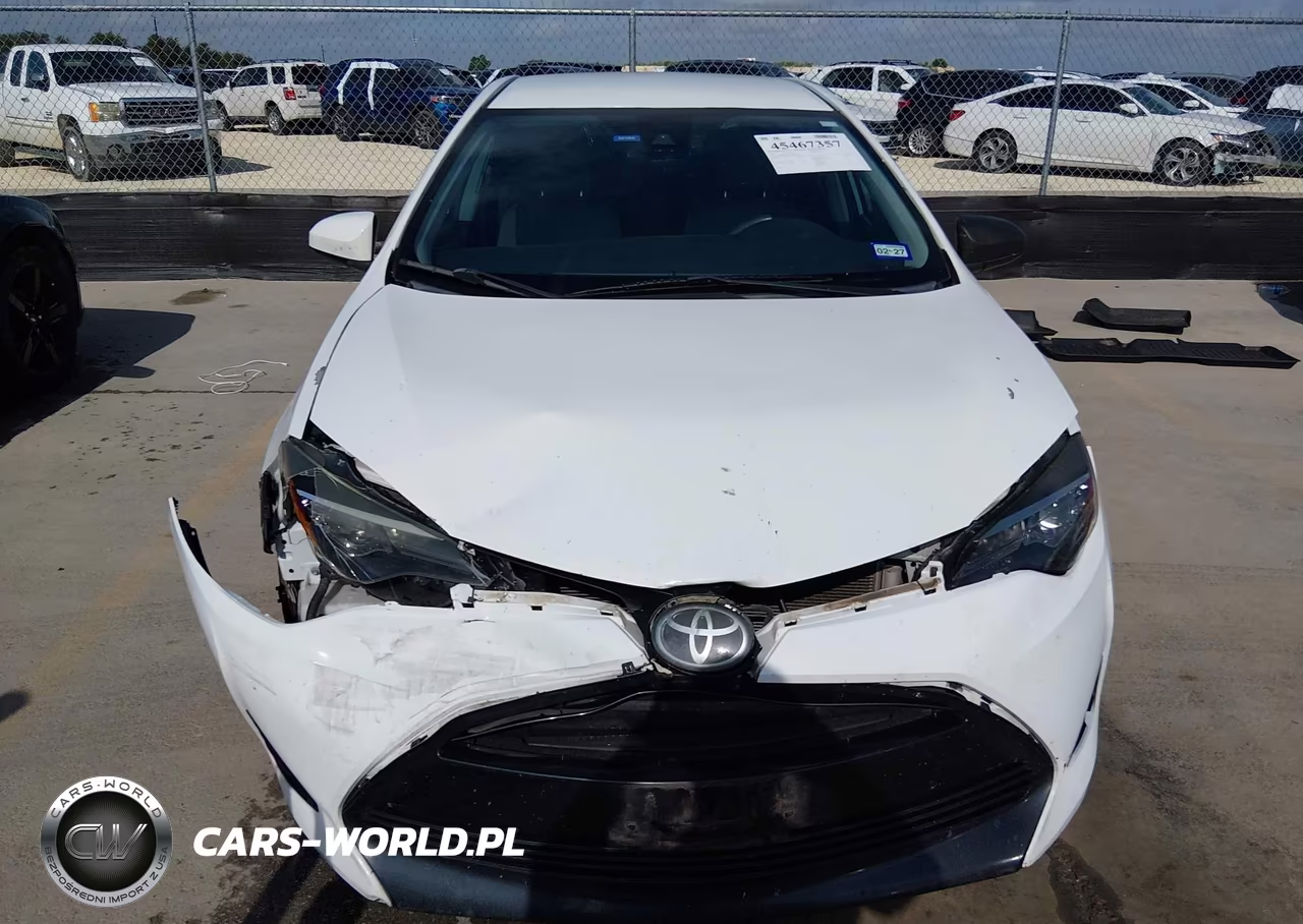 2017 Toyota Corolla Le VIN:5YFBURHE4HP709078 - 12