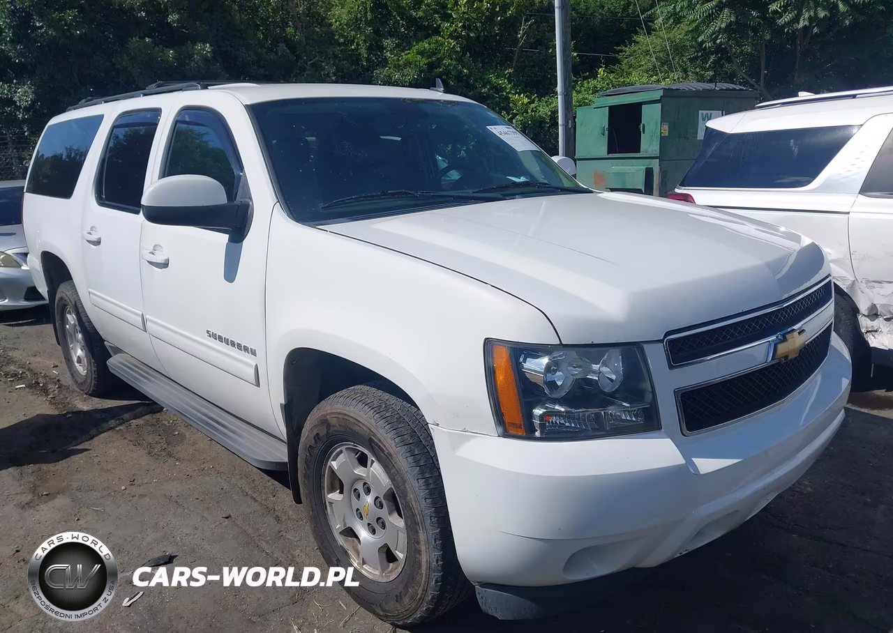 2013 Chevrolet Suburban Ls – zdjęcie 1 z 16