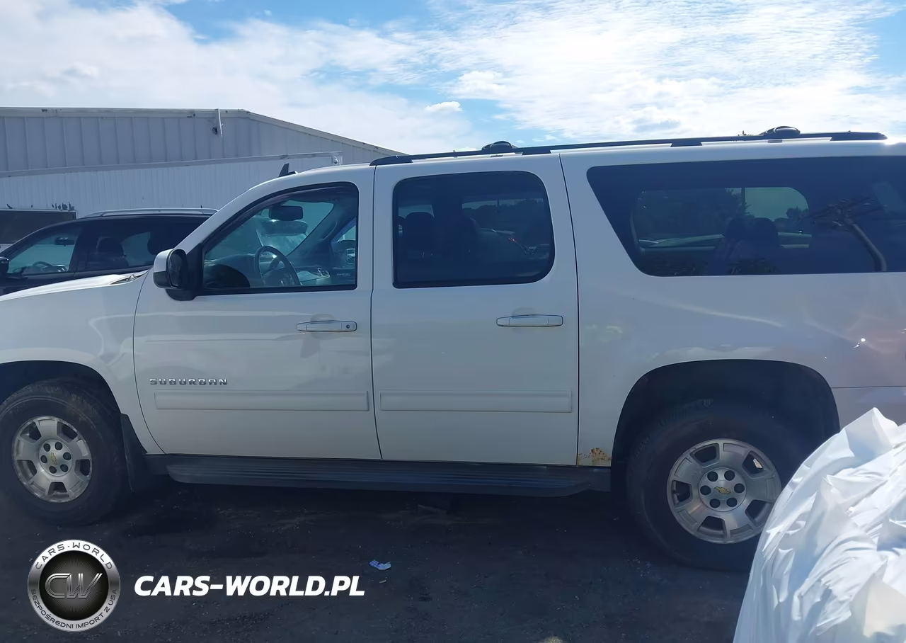 2013 Chevrolet Suburban Ls VIN:1GNSKHE72DR227741 - 14