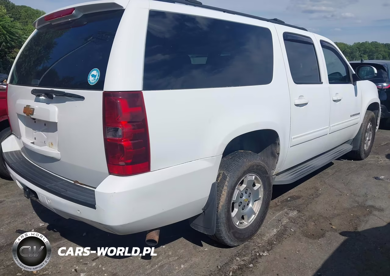 2013 Chevrolet Suburban Ls VIN:1GNSKHE72DR227741 - 4