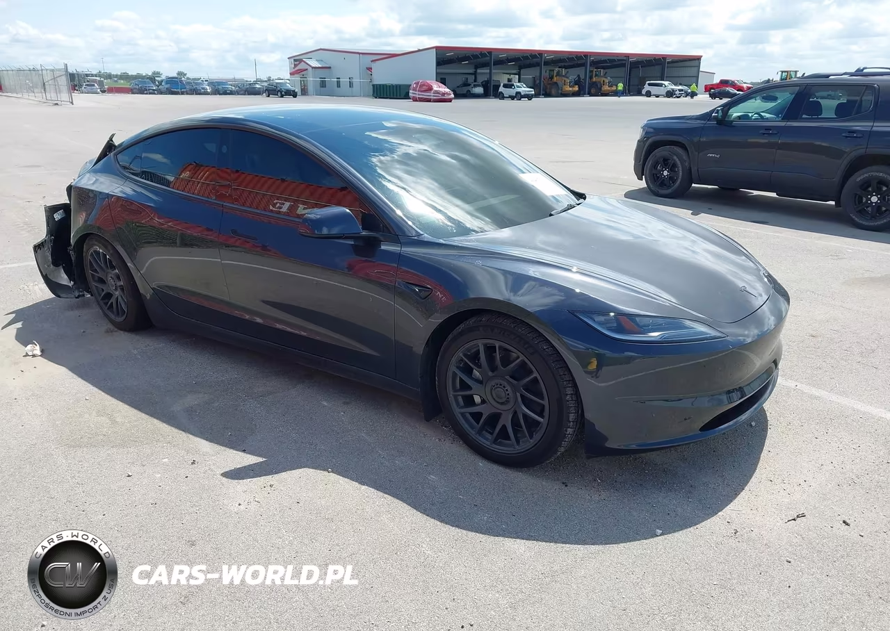 2026 Tesla Model 3 Premium All-Wheel Drive – zdjęcie 1 z 18