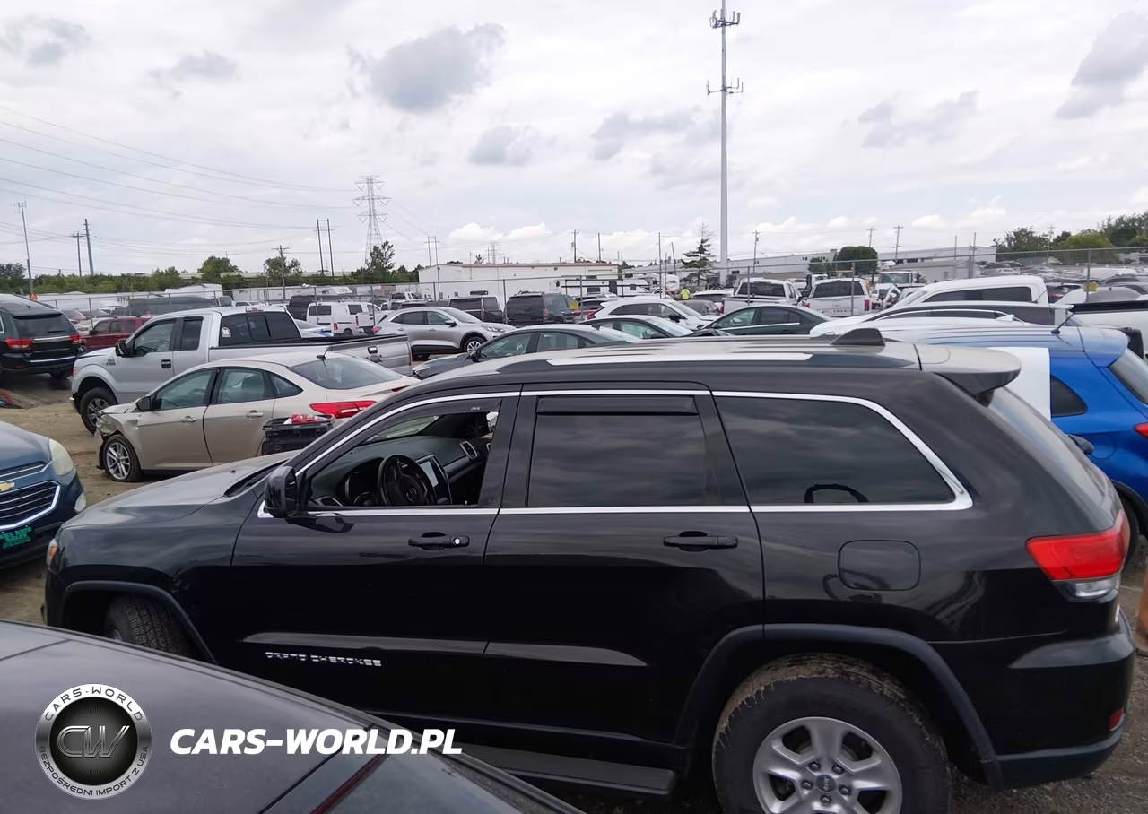 2015 Jeep Grand Cherokee Laredo VIN:1C4RJFAG1FC897324 - 14