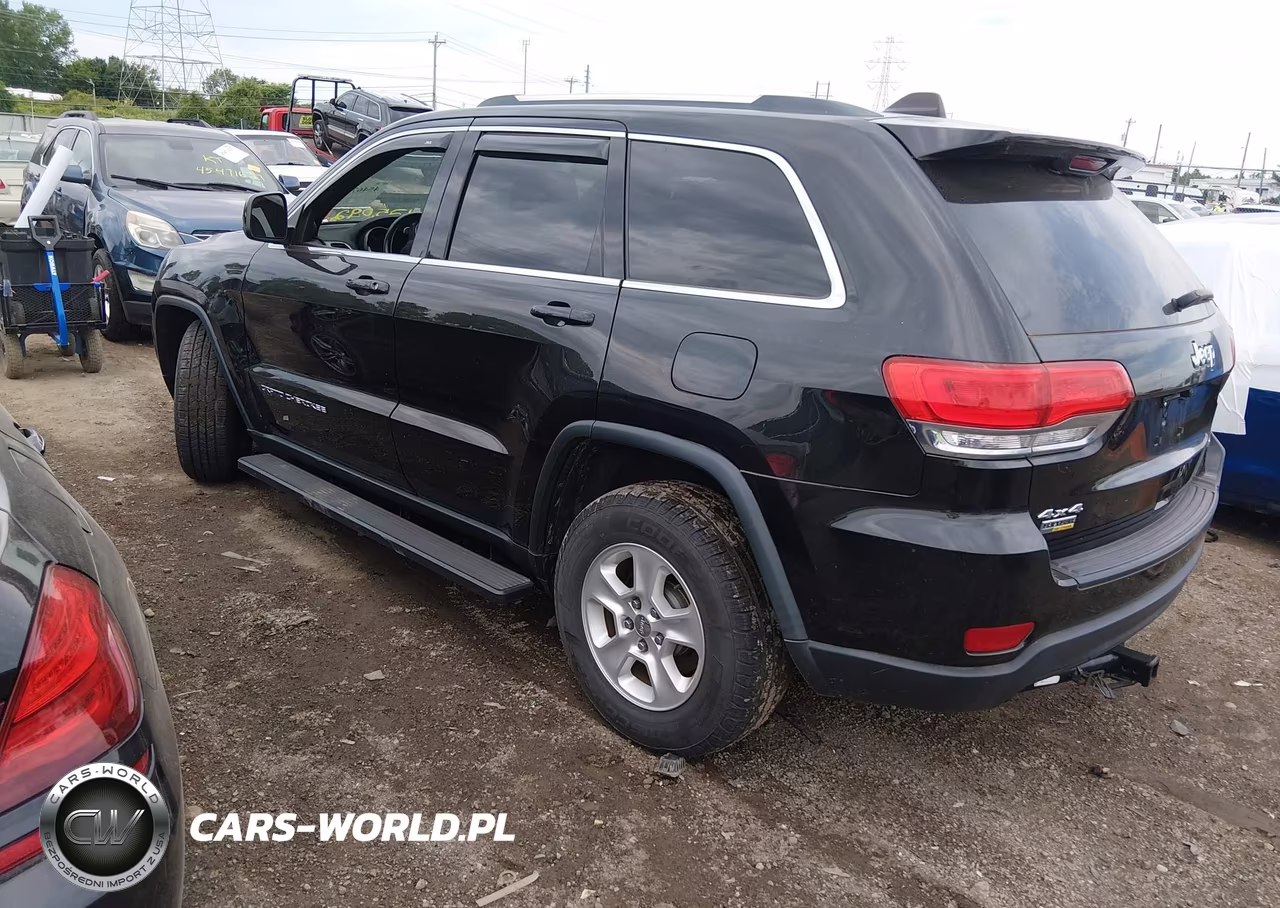 2015 Jeep Grand Cherokee Laredo VIN:1C4RJFAG1FC897324 - 3