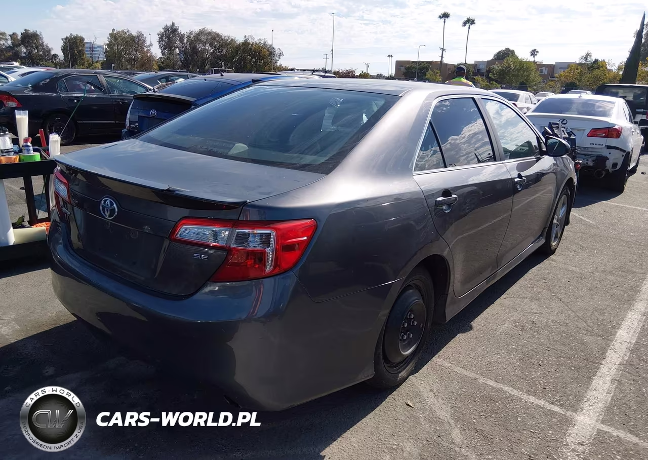 2014 Toyota Camry Se VIN:4T1BF1FK4EU751670 - 4