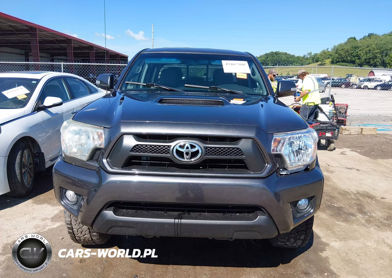 2015 Toyota Tacoma Base V6 VIN:3TMLU4EN5FM166226 - 12