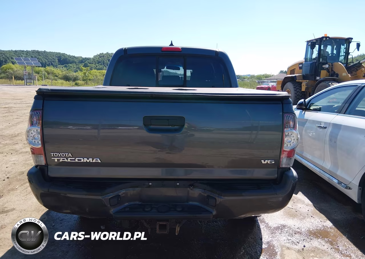 2015 Toyota Tacoma Base V6 VIN:3TMLU4EN5FM166226 - 16