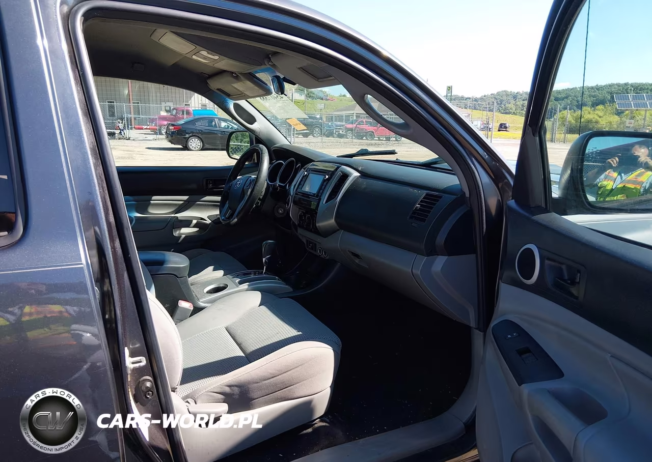 2015 Toyota Tacoma Base V6 VIN:3TMLU4EN5FM166226 - 5