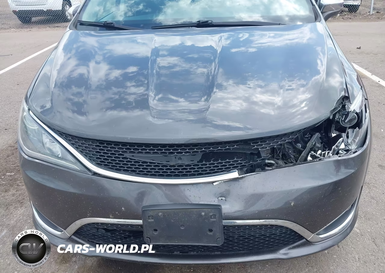 2019 Chrysler Pacifica Limited VIN:2C4RC1GG2KR551594 - 6