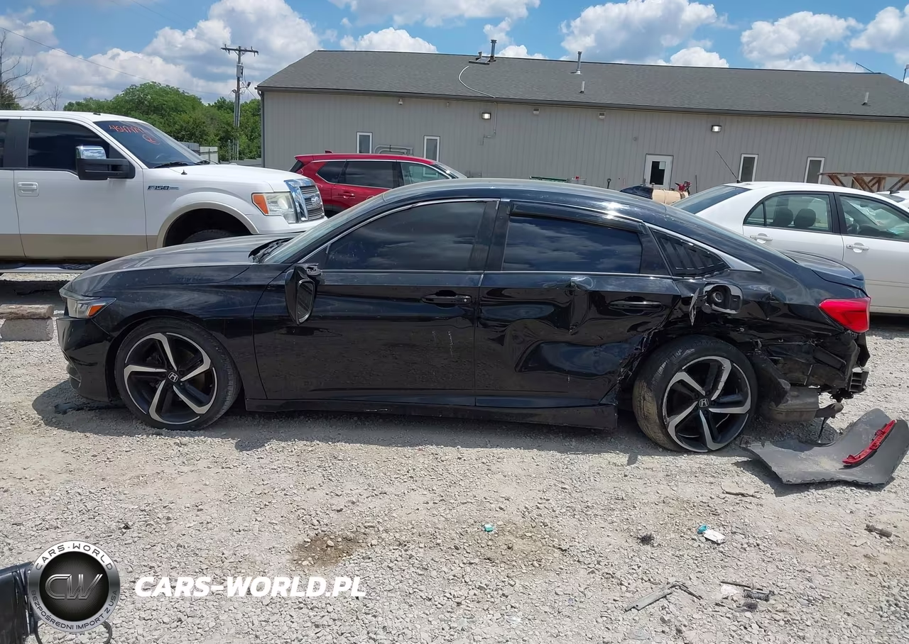 2018 Honda Accord Sport VIN:1HGCV1F37JA174697 - 14
