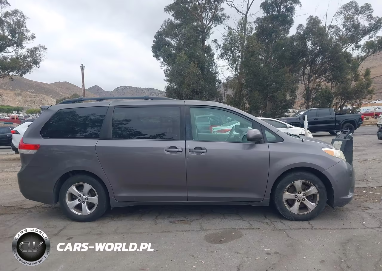 2012 Toyota Sienna Le V6 8 Passenger VIN:5TDKK3DC6CS232287 - 13
