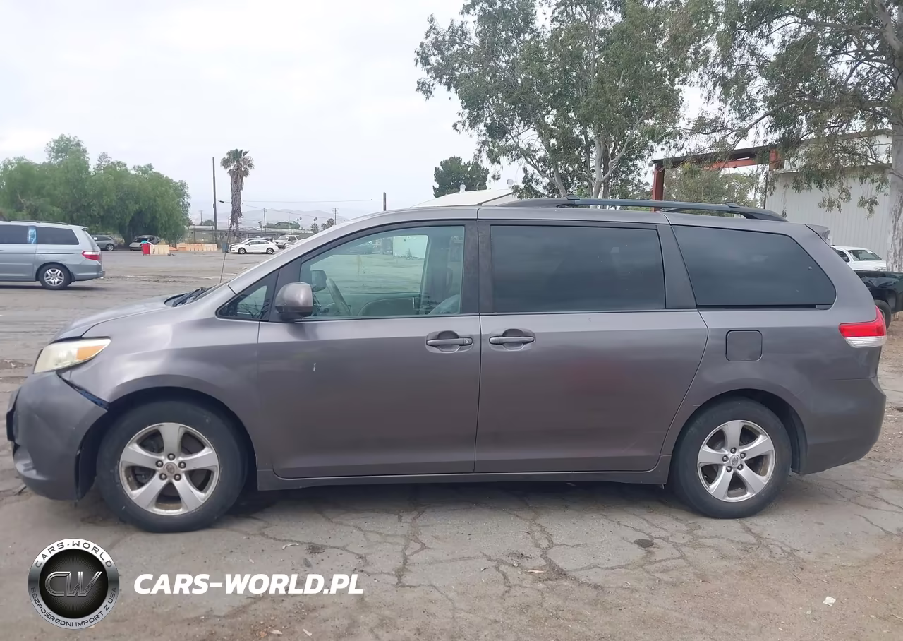 2012 Toyota Sienna Le V6 8 Passenger VIN:5TDKK3DC6CS232287 - 14