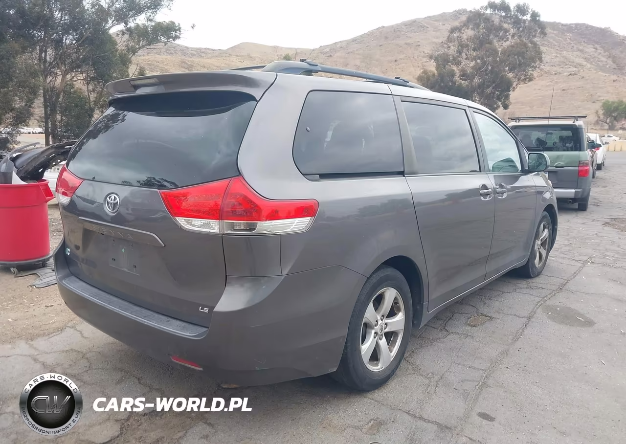 2012 Toyota Sienna Le V6 8 Passenger VIN:5TDKK3DC6CS232287 - 4