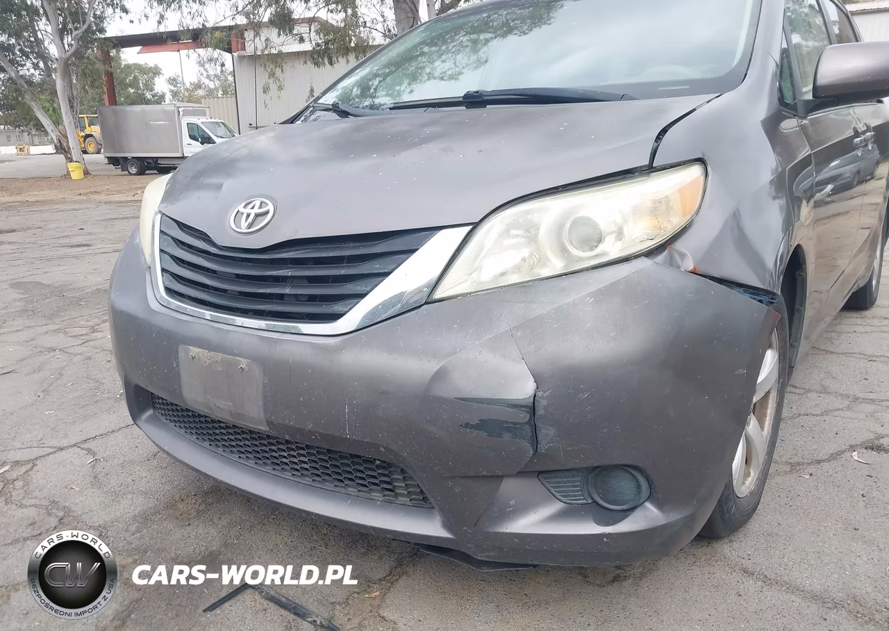2012 Toyota Sienna Le V6 8 Passenger VIN:5TDKK3DC6CS232287 - 6