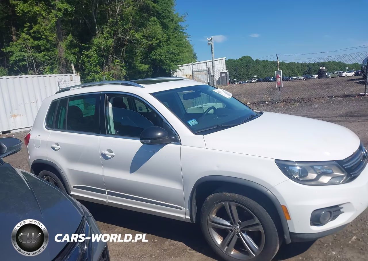 2017 Volkswagen Tiguan 2.0T Sport VIN:WVGUV7AX0HK015794 - 13