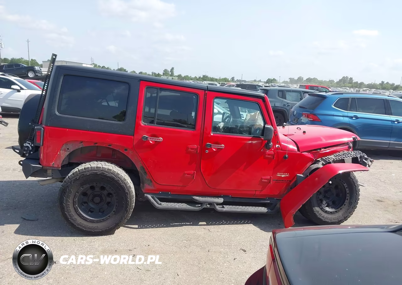 2015 Jeep Wrangler Unlimited Sahara VIN:1C4BJWEG3FL768111 - 14