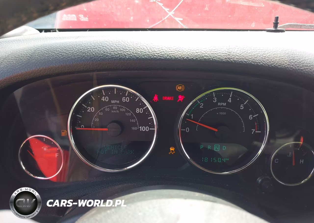 2015 Jeep Wrangler Unlimited Sahara VIN:1C4BJWEG3FL768111 - 7
