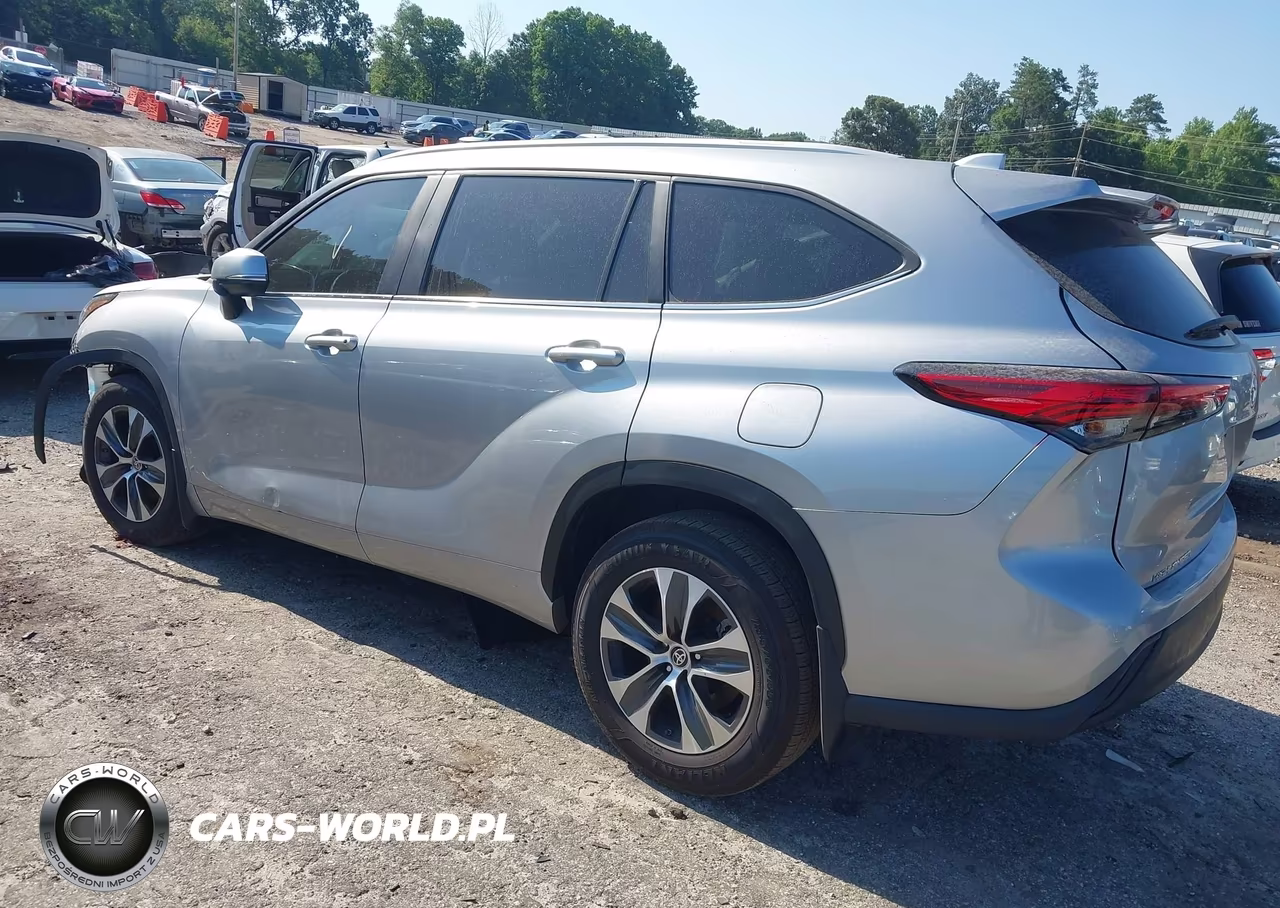 2023 Toyota Highlander Xle VIN:5TDKDRAH4PS524717 - 3