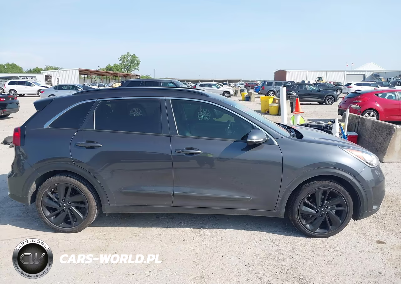 2019 Kia Niro S Touring VIN:KNDCC3LCXK5275974 - 13