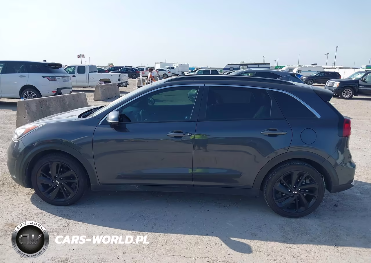 2019 Kia Niro S Touring VIN:KNDCC3LCXK5275974 - 14