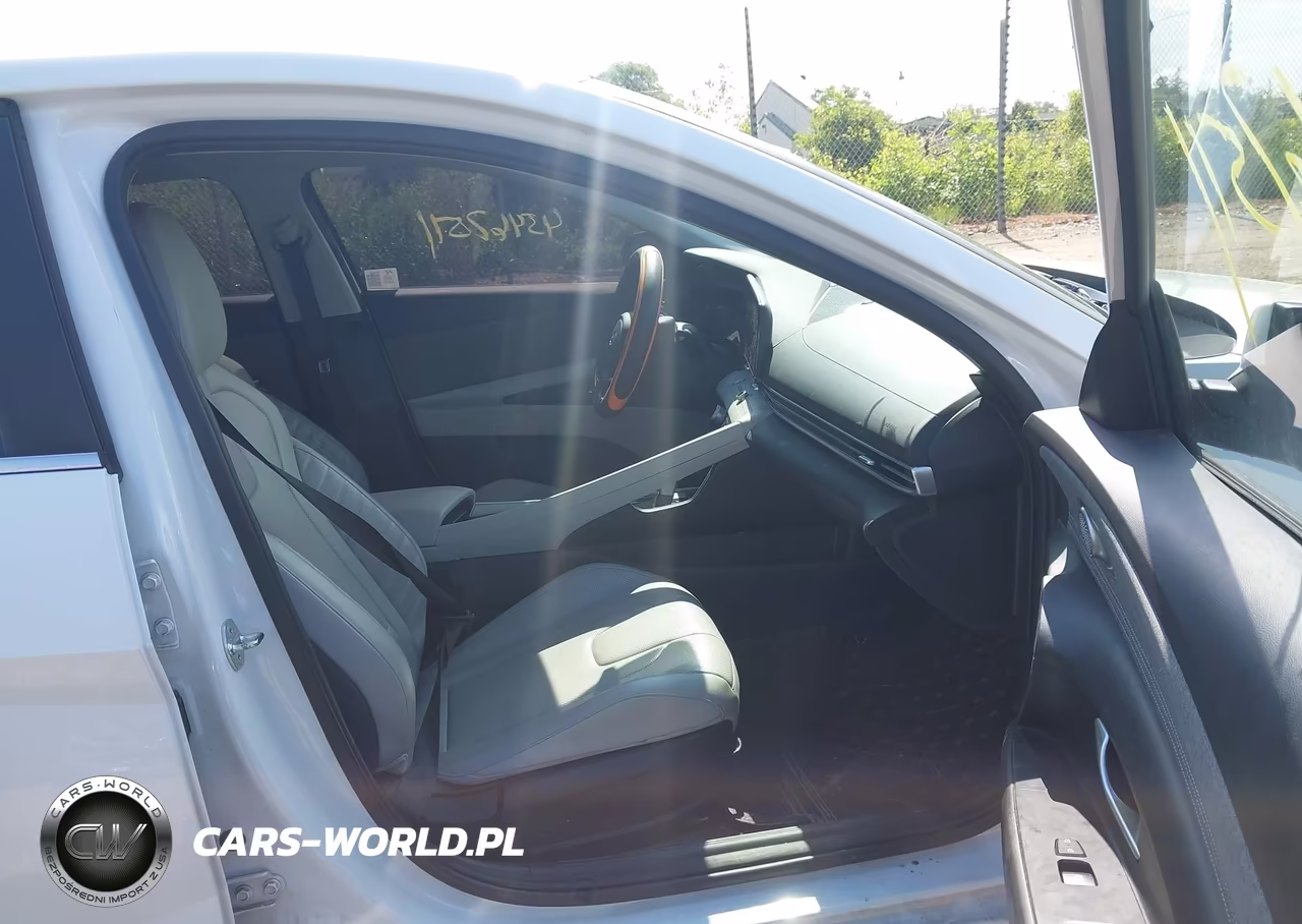 2024 Hyundai Elantra Limited VIN:KMHLP4DG8RU679623 - 5