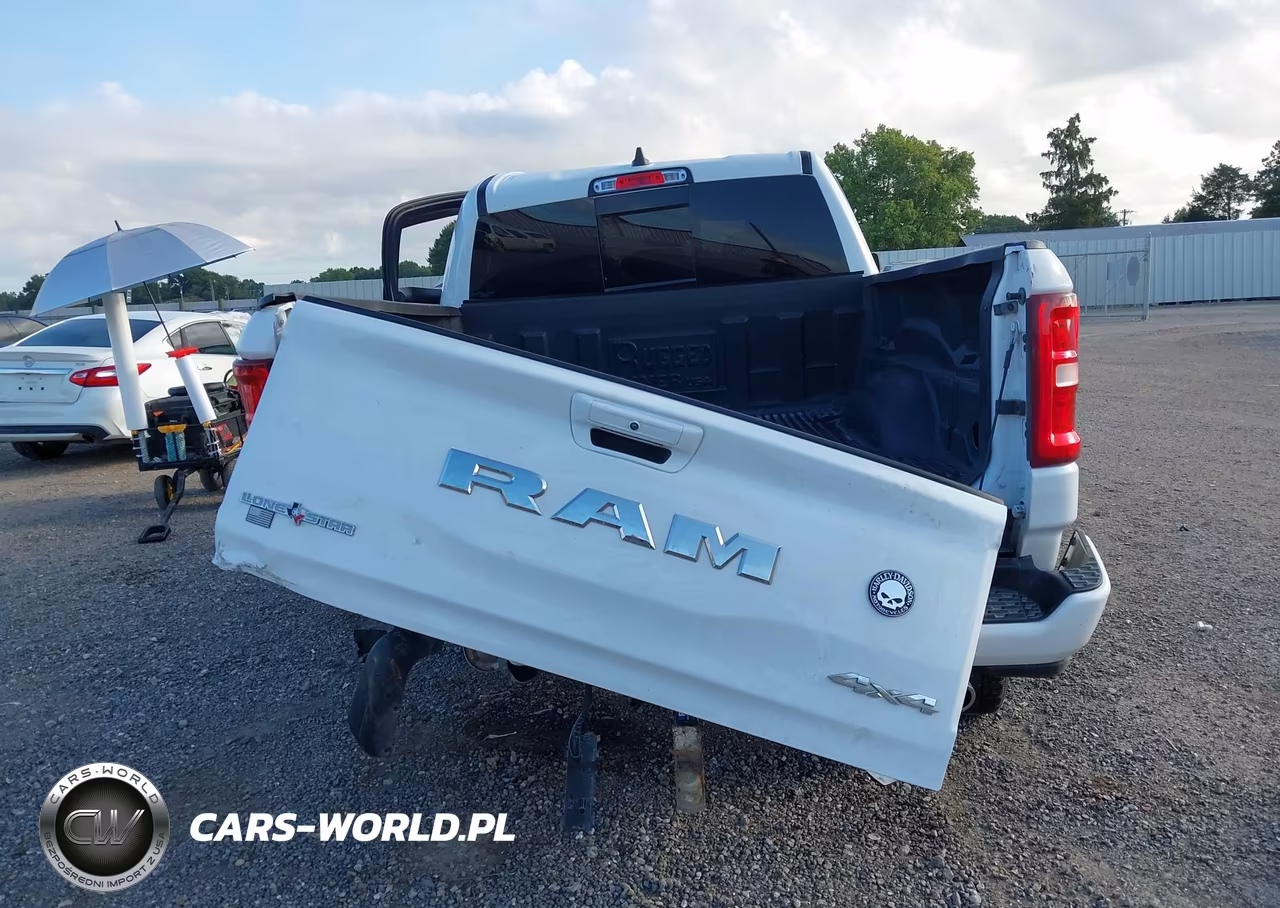 2025 Ram 1500 VIN:1C6SRFFP5SN551558 - 13