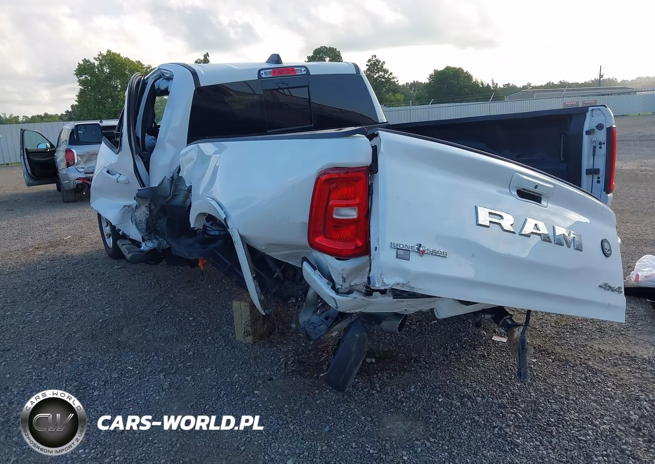 2025 Ram 1500 VIN:1C6SRFFP5SN551558 - 3