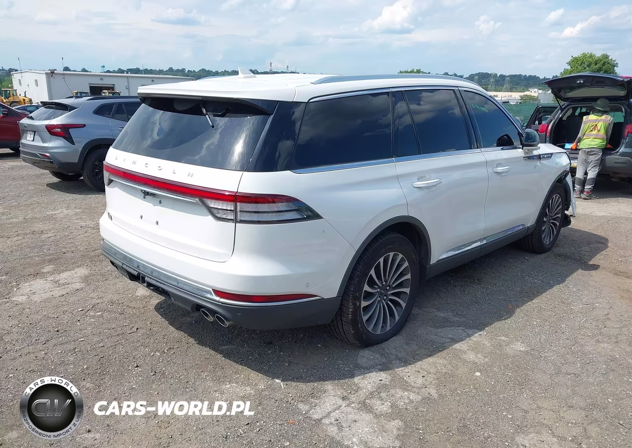 2020 Lincoln Aviator Reserve VIN:5LM5J7XC5LGL18471 - 4