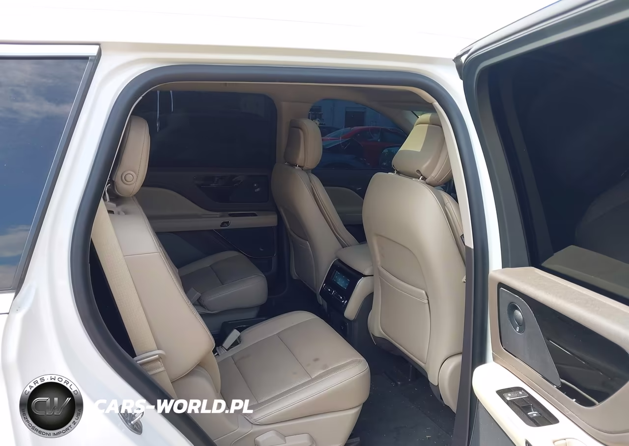 2020 Lincoln Aviator Reserve VIN:5LM5J7XC5LGL18471 - 8