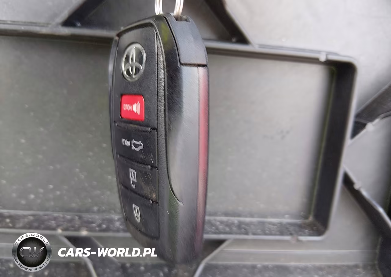 2025 Toyota Camry Le VIN:4T1DAACK7SU047079 - 11