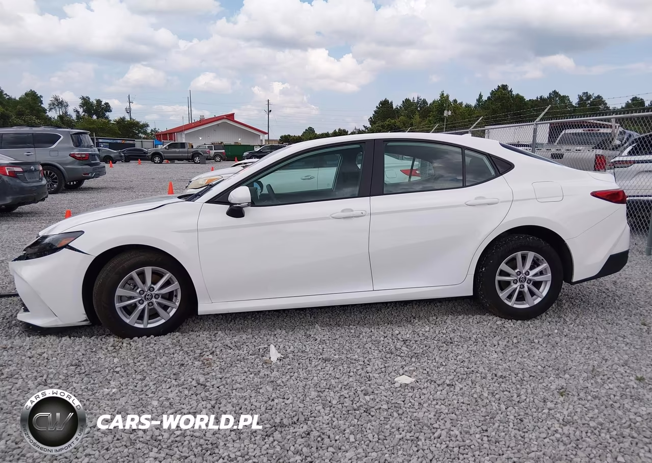 2025 Toyota Camry Le VIN:4T1DAACK7SU047079 - 14